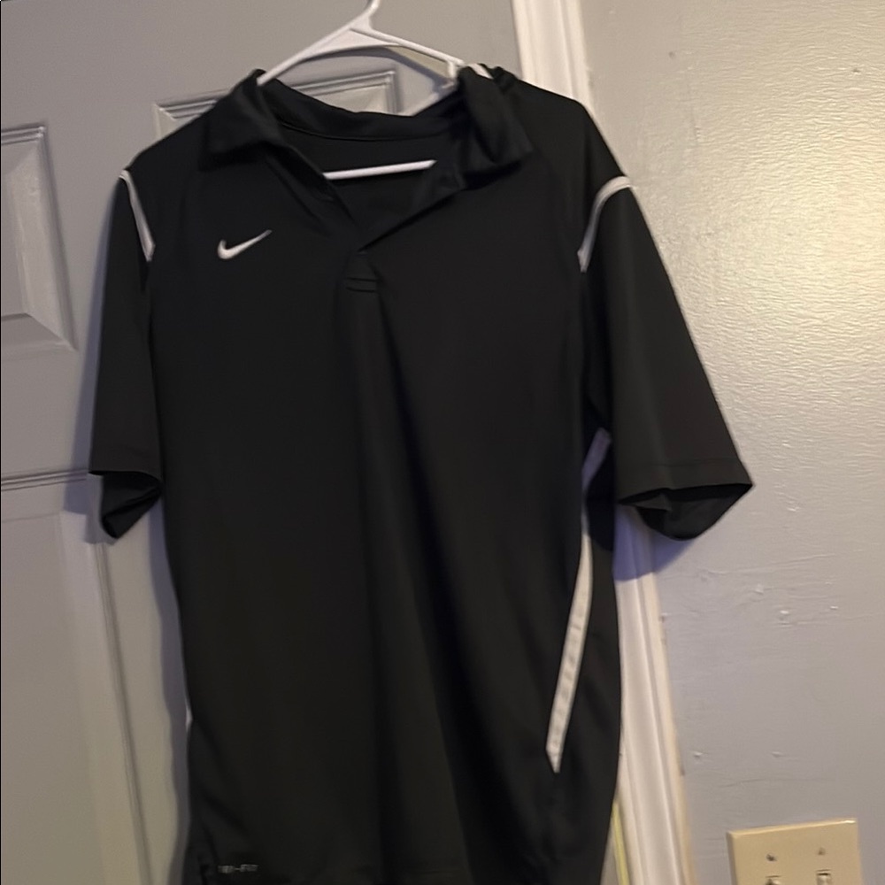 Nike Black Polo Shirt for Versatile Style